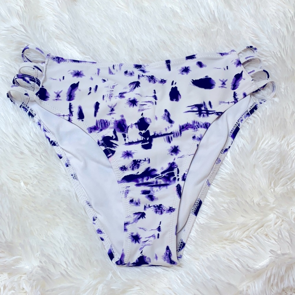 Cupshe Purple & White Tye Dye Bikini Swim Bottoms Size Medium